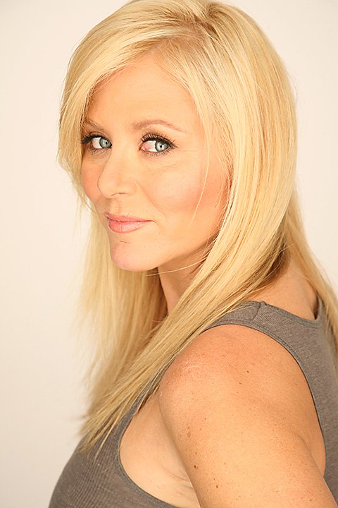 Фото - Noel Thurman: 480x720 / 59 Кб