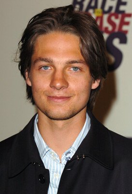 Фото - Грегори Смит: 273x400 / 22 Кб