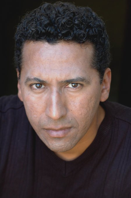 Фото - Тони Сагастизадо: 450x677 / 37 Кб