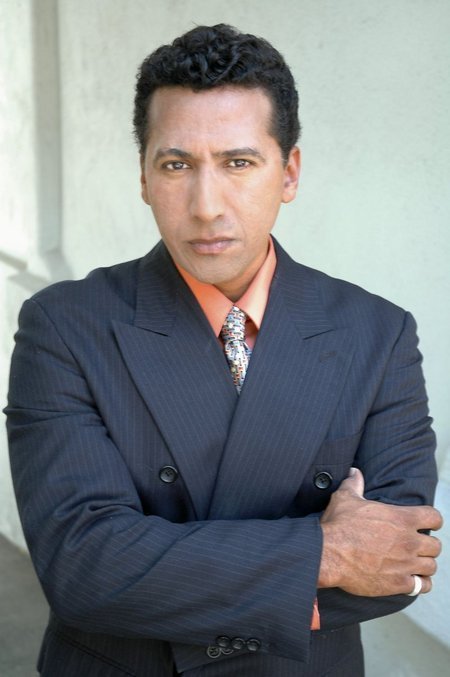 Фото - Тони Сагастизадо: 450x677 / 43 Кб