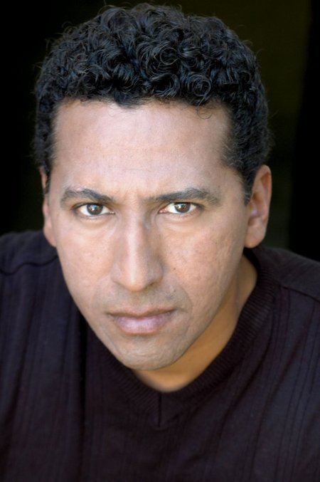 Фото - Тони Сагастизадо: 450x677 / 42 Кб