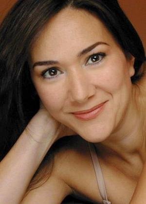 Фото - Надя Дажани: 300x420 / 21 Кб