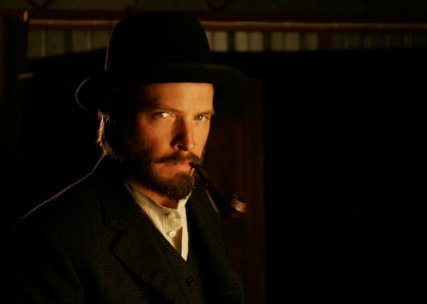 Фото - Аден Янг: 427x304 / 11 Кб