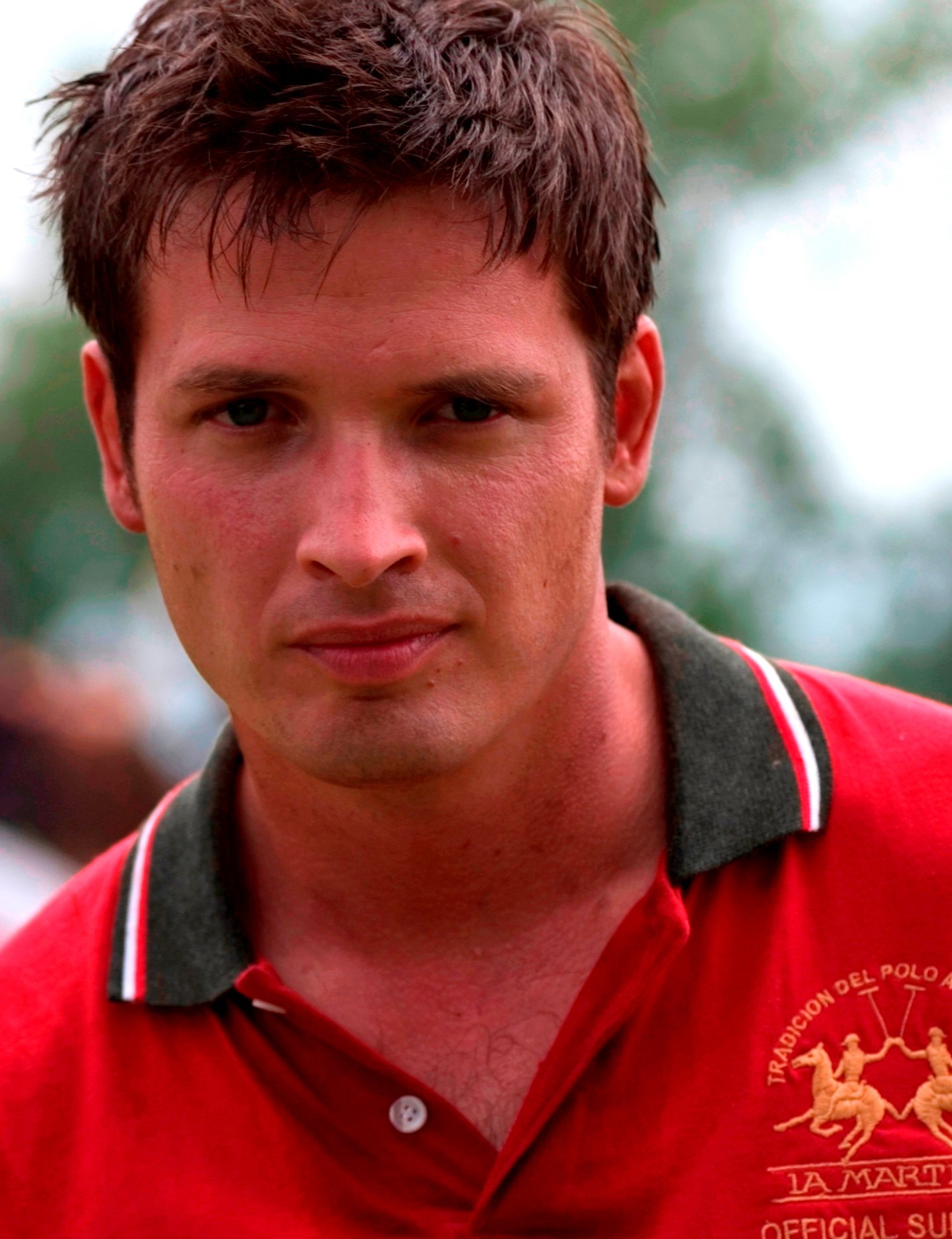 Фото - Аден Янг: 1432x1864 / 302 Кб