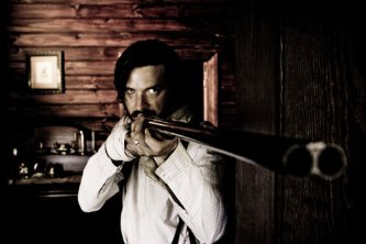 Фото - Аден Янг: 333x222 / 16 Кб