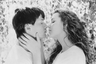 Фото - Аден Янг: 317x212 / 18 Кб