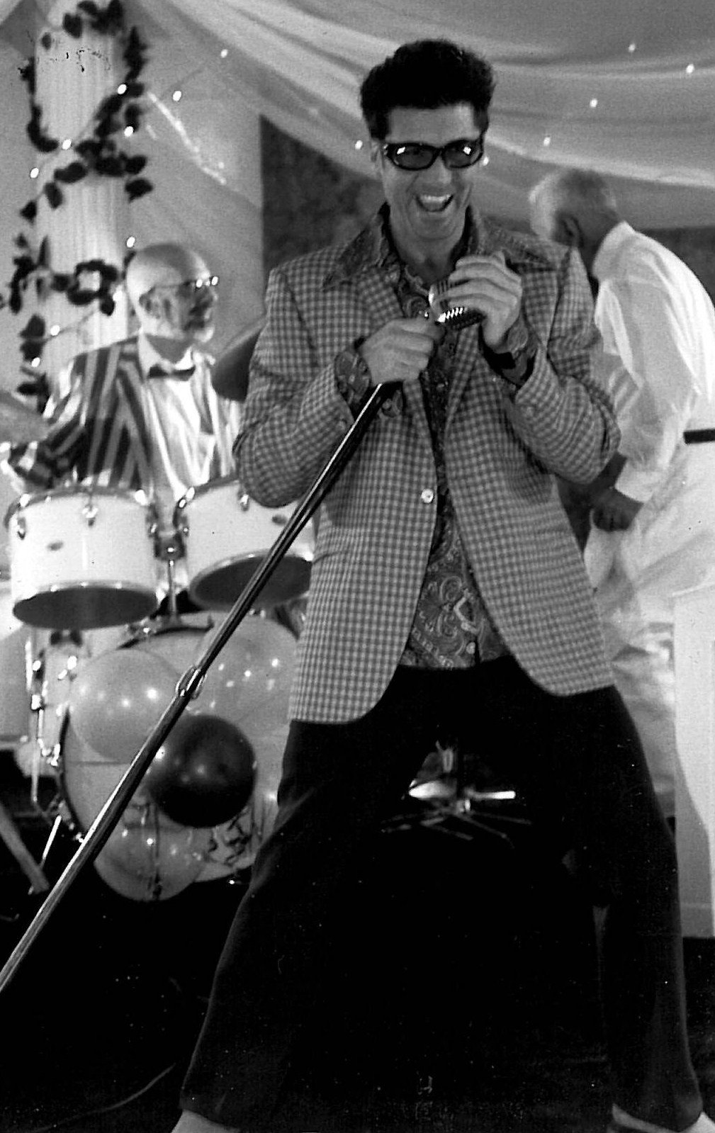 Фото - Роджер Холстон: 1009x1599 / 252 Кб