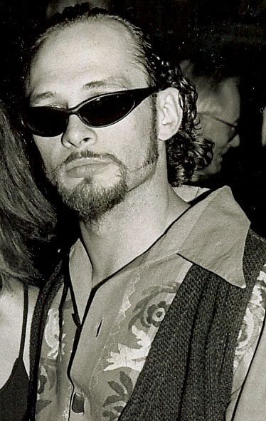 Фото - Бретт Рикаби: 374x591 / 63 Кб