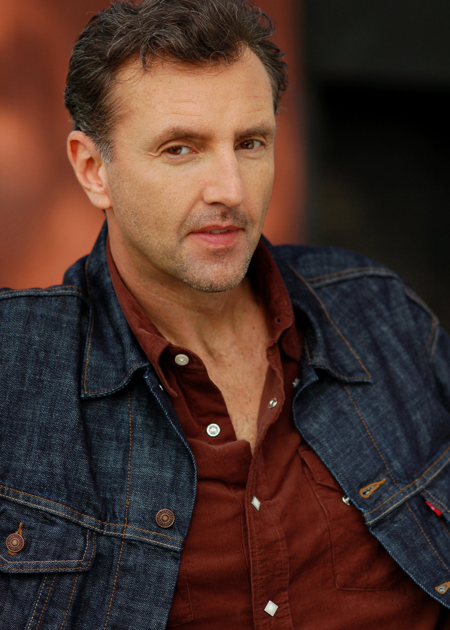 Фото - Рэндолл Ньюсом: 1463x2048 / 456 Кб