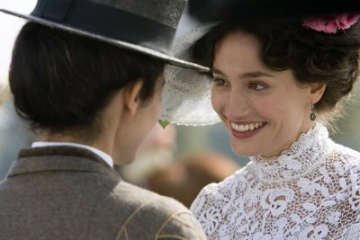 Фото - Мари Жиллен: 400x267 / 24 Кб