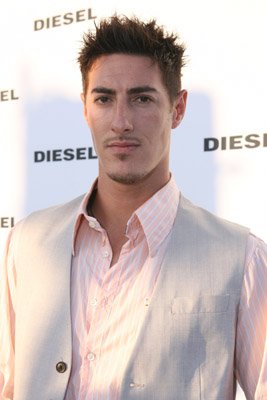 Фото - Эрик Бальфур: 267x400 / 19 Кб