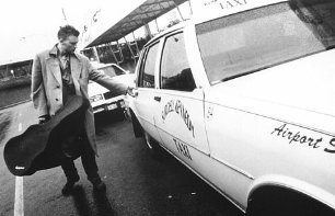 Фото - Каллум Кит Ренни: 306x197 / 17 Кб