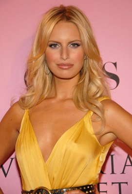 Фото - Каролина Куркова: 271x400 / 22 Кб