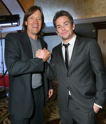 Фото - Mark McGrath: 341x400 / 27 Кб