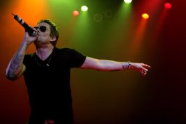 Фото - Mark McGrath: 267x178 / 7 Кб