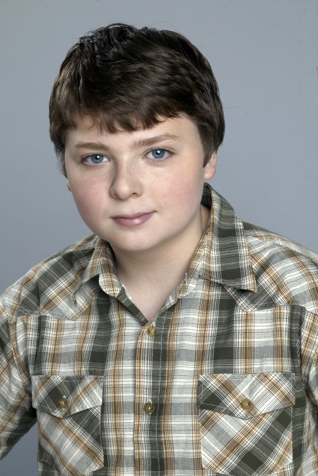 Фото - Спенсер Бреслин: 450x674 / 76 Кб