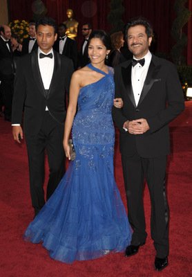 Фото - Фрида Пинто: 278x400 / 23 Кб