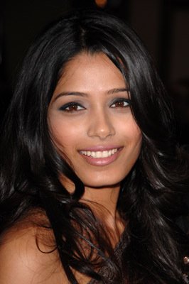 Фото - Фрида Пинто: 266x400 / 20 Кб