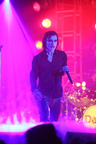 Фото - Гэвин Россдэйл: 333x500 / 30 Кб