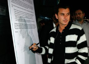 Фото - Гэвин Россдэйл: 288x207 / 14 Кб