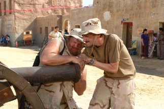 Фото - Ди Джей Куоллс: 323x215 / 20 Кб