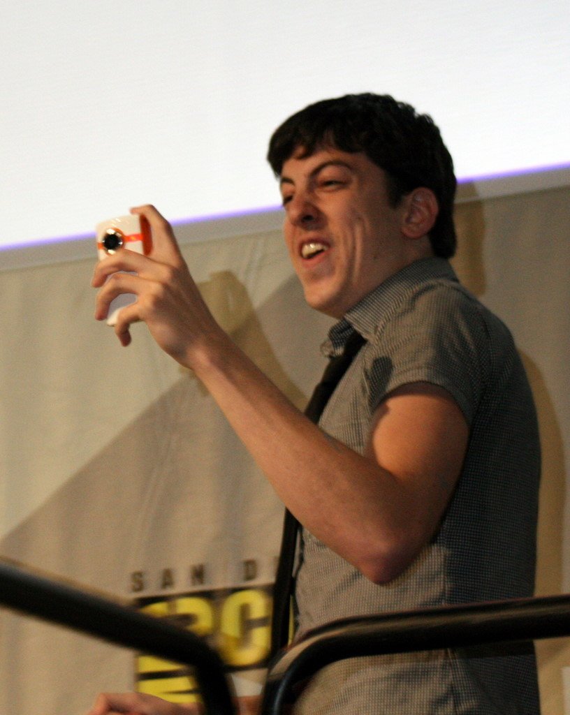 Фото - Кристофер Минц-Плассе: 816x1024 / 112 Кб