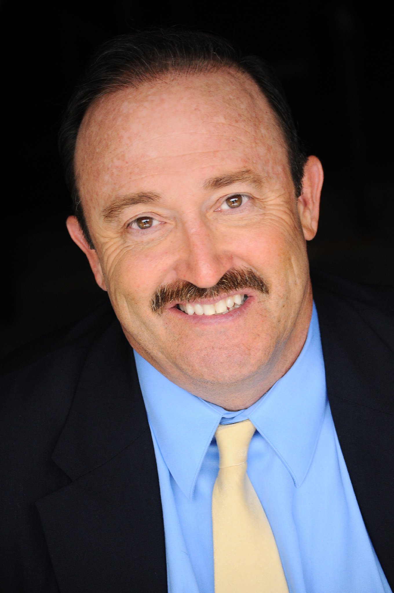 Фото - Чарли Россмэн: 1360x2048 / 312 Кб