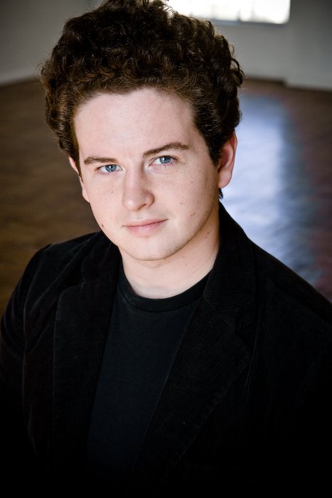 Фото - Adam Hendershott: 467x700 / 40 Кб