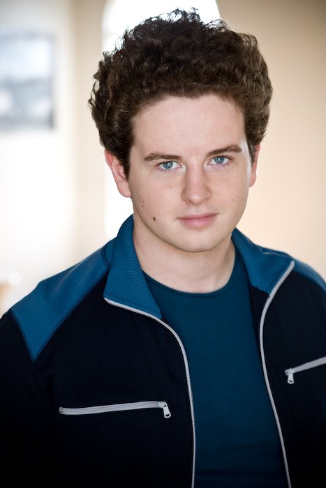 Фото - Adam Hendershott: 467x700 / 39 Кб