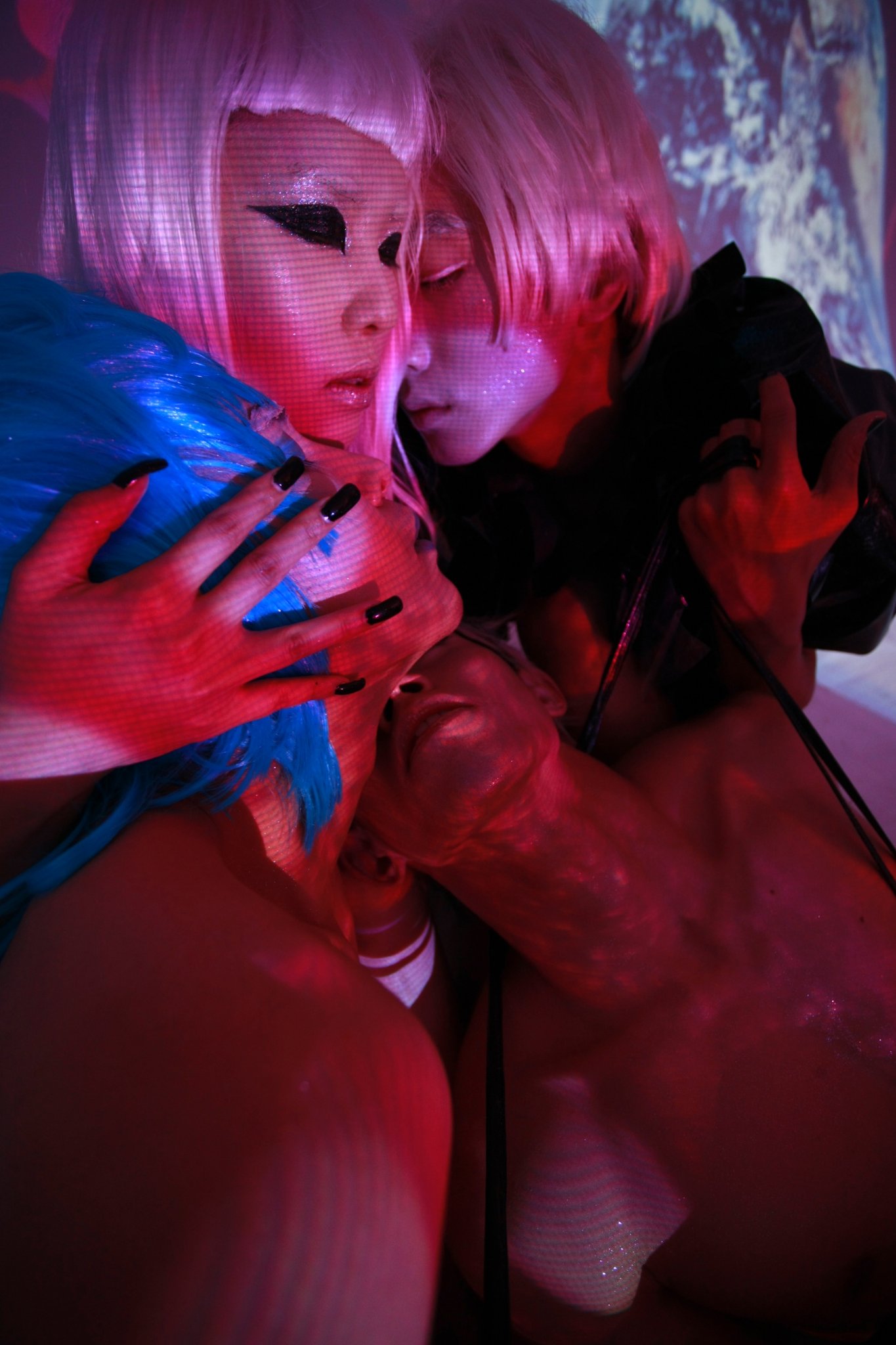 Фото - Ai Wan: 1365x2048 / 263 Кб