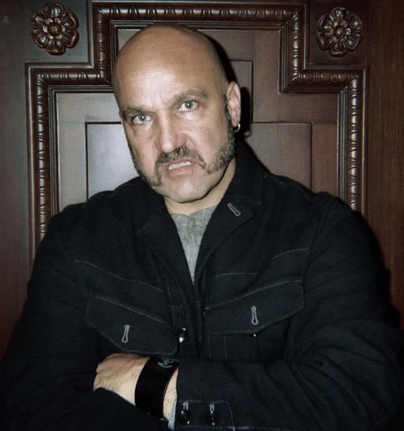 Фото - Брайан Ханна: 815x870 / 91 Кб