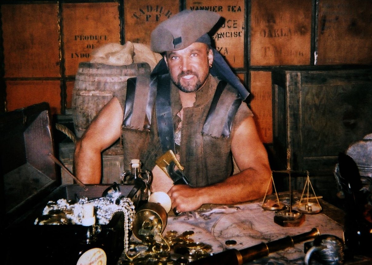 Фото - Брайан Ханна: 1210x863 / 192 Кб