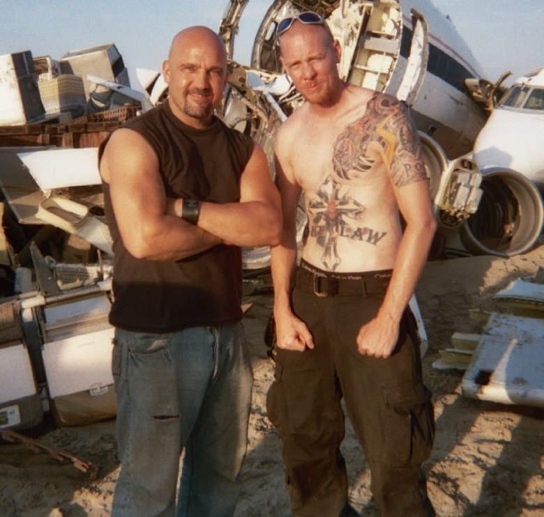 Фото - Брайан Ханна: 780x742 / 106 Кб