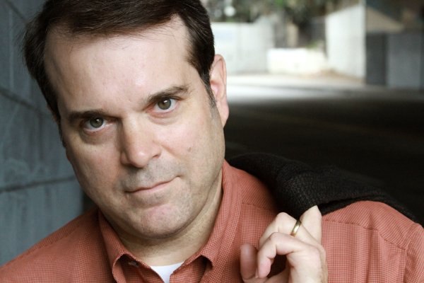 Фото - Пол Бонд: 600x400 / 40 Кб