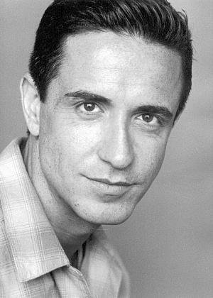 Фото - Крэйг Честер: 300x420 / 28 Кб