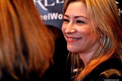 Фото - Анджела Эшер: 420x280 / 25 Кб