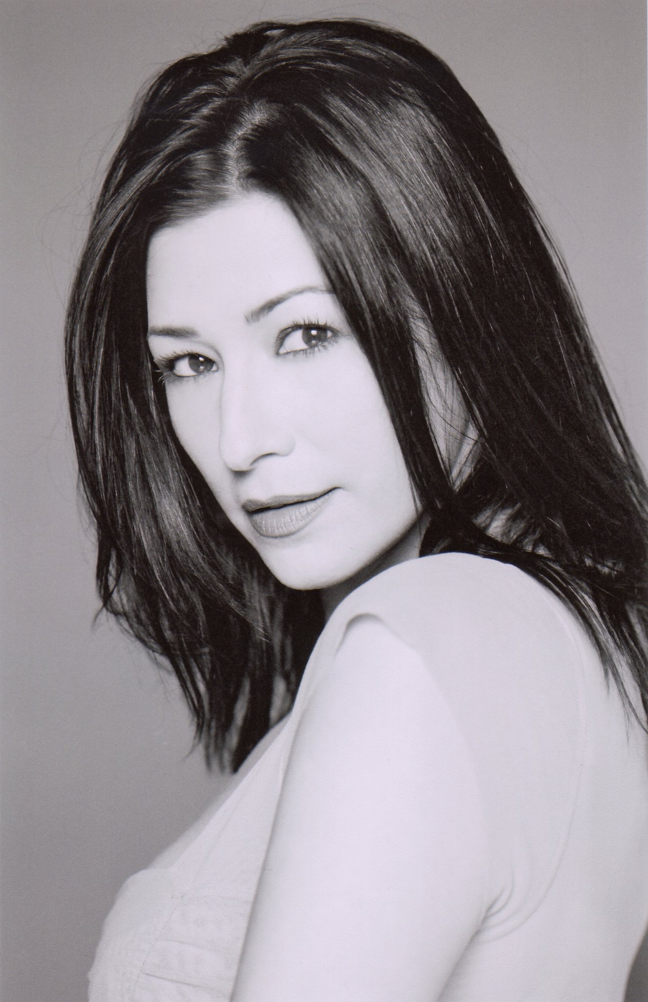 Фото - Анджела Эшер: 1325x2048 / 372 Кб