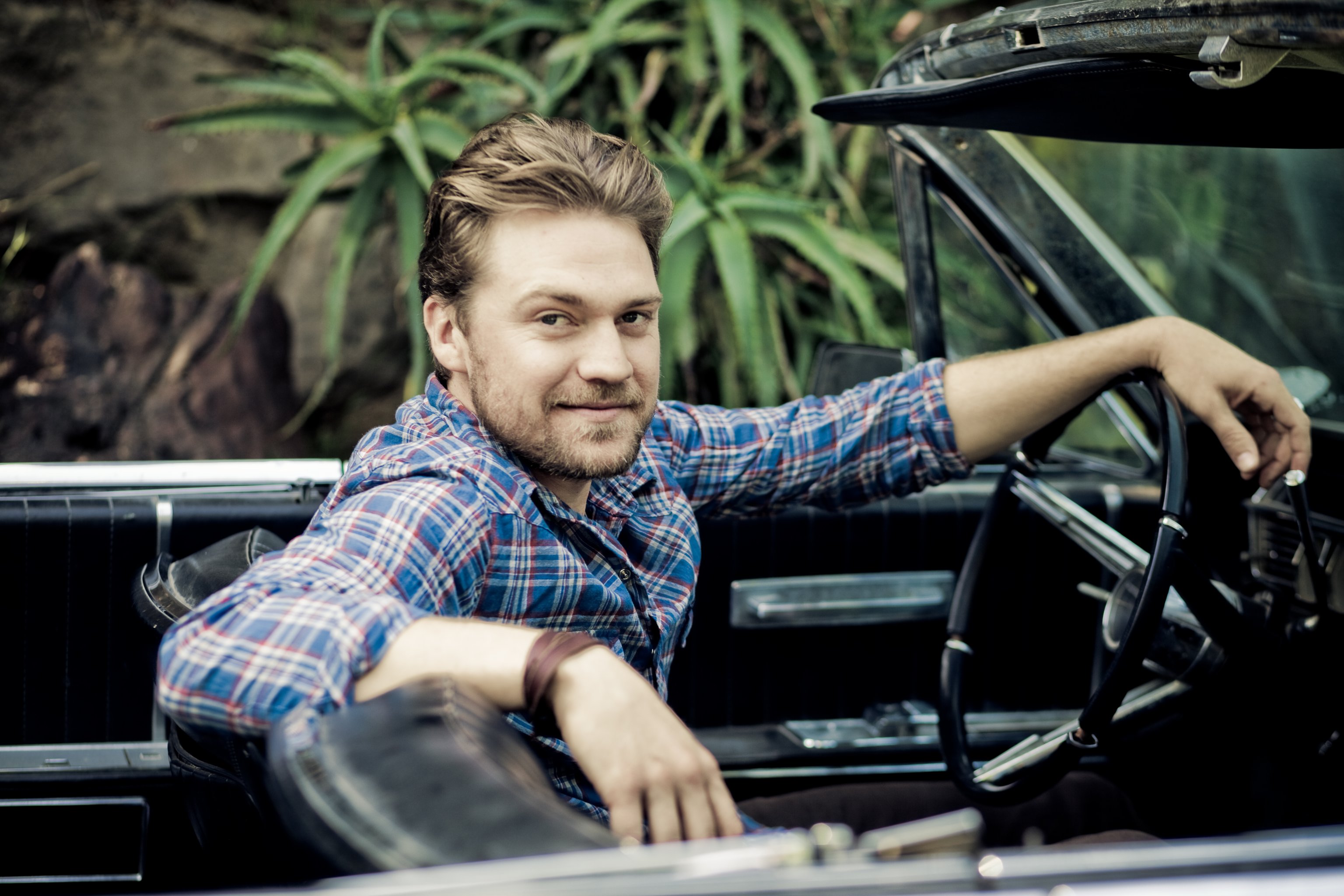 Фото - Kanin Howell: 3072x2048 / 638 Кб