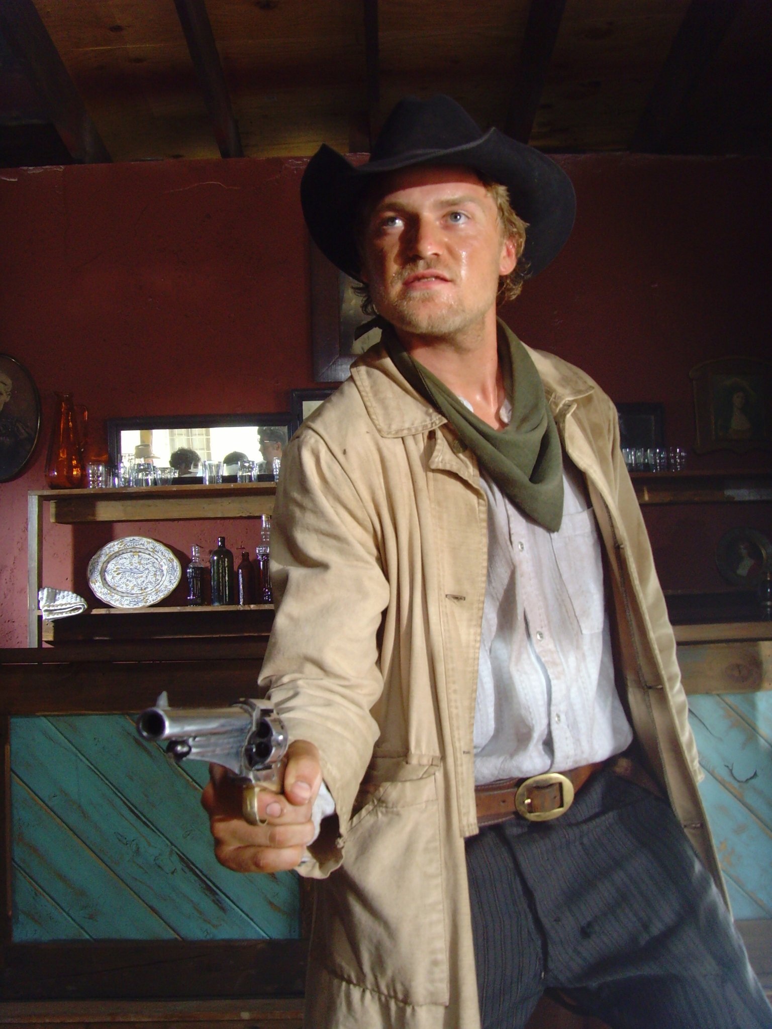 Фото - Kanin Howell: 1536x2048 / 383 Кб