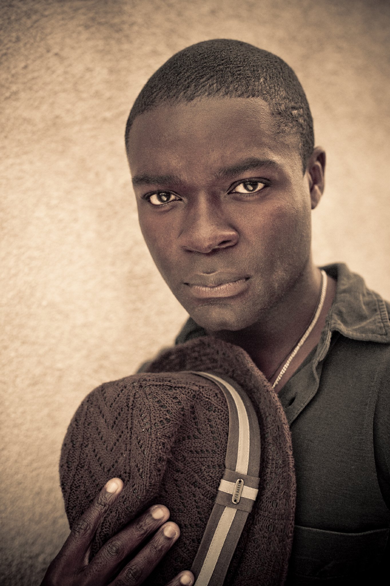 Фото - Дэвид Ойелоуо: 1363x2048 / 485 Кб