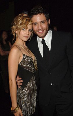 Фото - Мена Сувари: 252x400 / 19 Кб