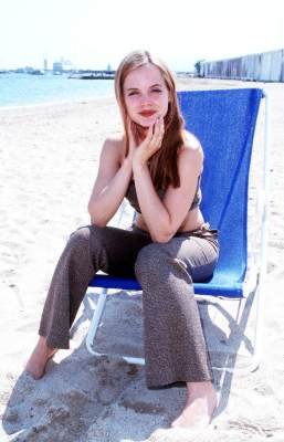 Фото - Мена Сувари: 257x400 / 23 Кб