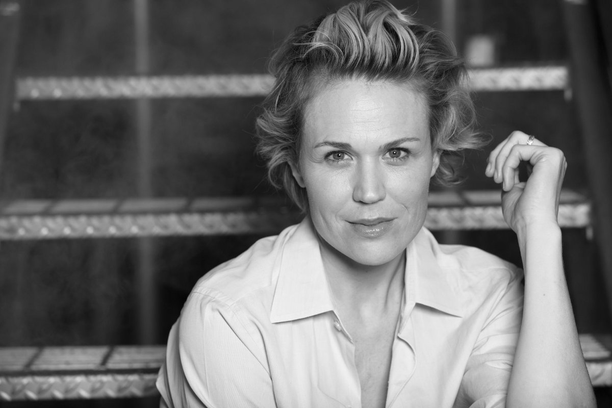 Фото - Дженнифер Соммерфилд: 1200x800 / 101 Кб