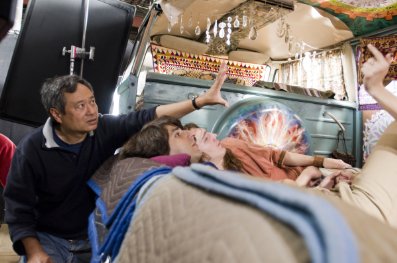 Фото - Demetri Martin: 397x263 / 29 Кб