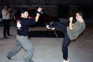 Фото - Фрэнки Муниз: 324x216 / 16 Кб