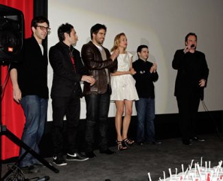 Фото - Б.Дж. Новак: 325x264 / 19 Кб