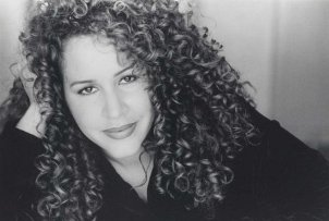 Фото - Диана-Мария Рива: 302x203 / 14 Кб