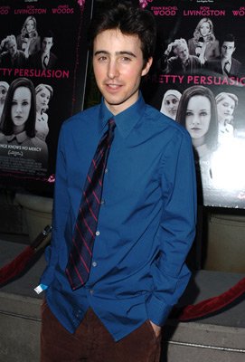 Фото - Джош Цуккерман: 271x400 / 26 Кб