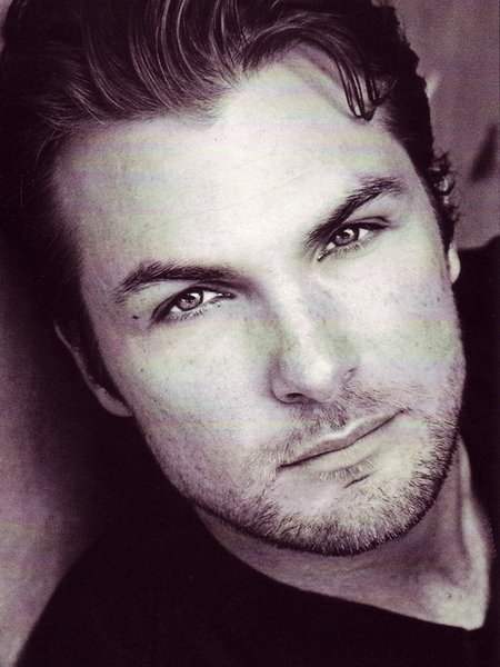 Фото - Брэд Хоукинс: 450x600 / 55 Кб