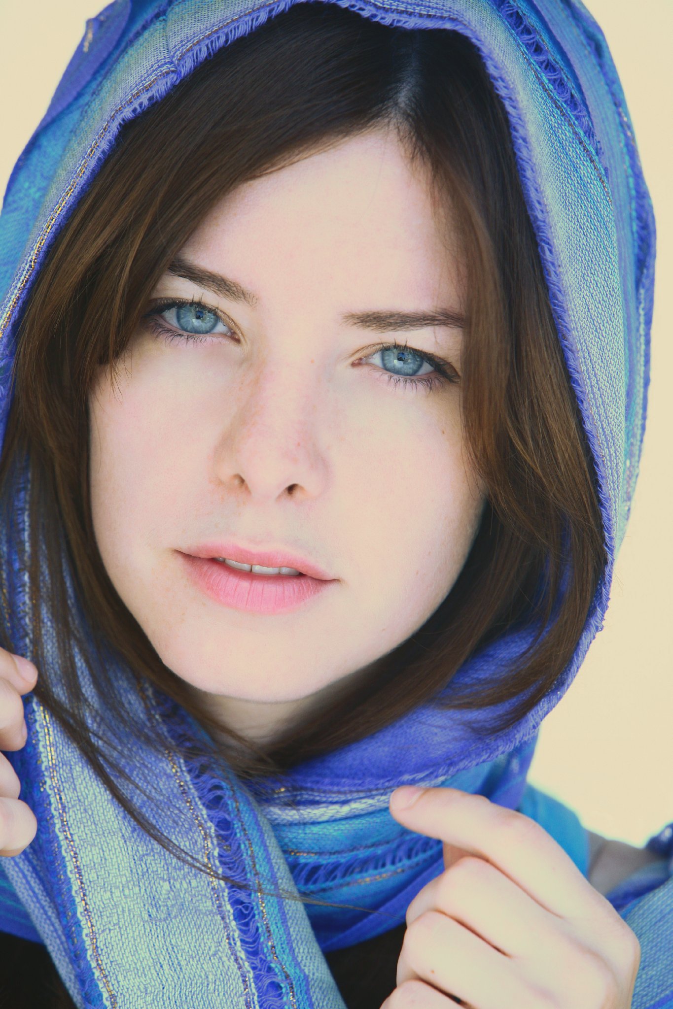 Фото - Мэгги Кастл: 1365x2048 / 416 Кб